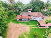 Junction Facing Land With House For Sale Kadawatha